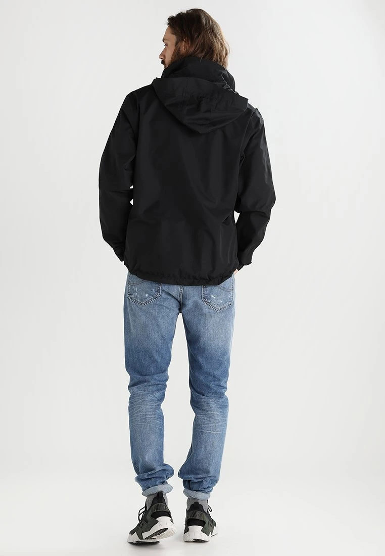 VAUDE Mens Escape Light Jacket - Outdoor Jacket - Black 5 VAUDE Mens Escape Light Jacket - Outdoor Jacket - Black - Image 3