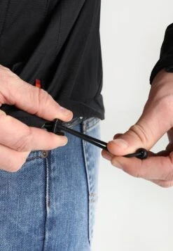 VAUDE Mens Escape Light Jacket - Outdoor Jacket - Black 15 VAUDE Mens Escape Light Jacket - Outdoor Jacket - Black -Vaude 3baade68a9954a8c80ff24508b93687c