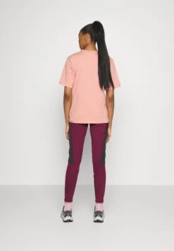 VAUDE Womens Elope Pants - Outdoor Trousers - Cassis -Vaude 3d0200aec6824b888c844920ff4a3ab0