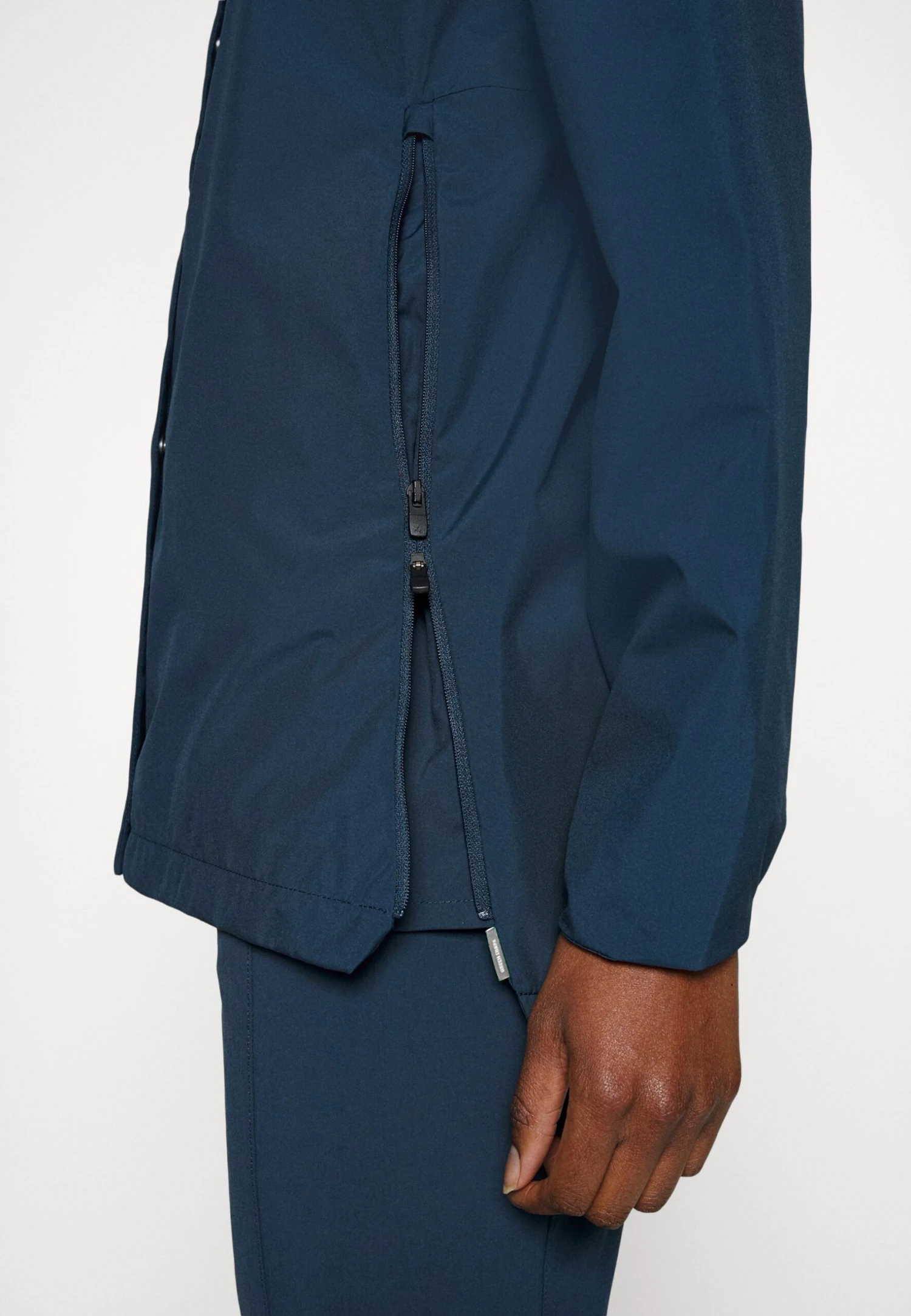 VAUDE Womens Mineo Jacket - Soft Shell Jacket - Dark Sea 8 VAUDE Womens Mineo Jacket - Soft Shell Jacket - Dark Sea - Image 6