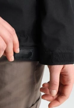 VAUDE Women Escape Light - Waterproof Jacket - Black 15 VAUDE Women Escape Light - Waterproof Jacket - Black -Vaude 9b8f09039fb7462c983ddbf55081f6ac