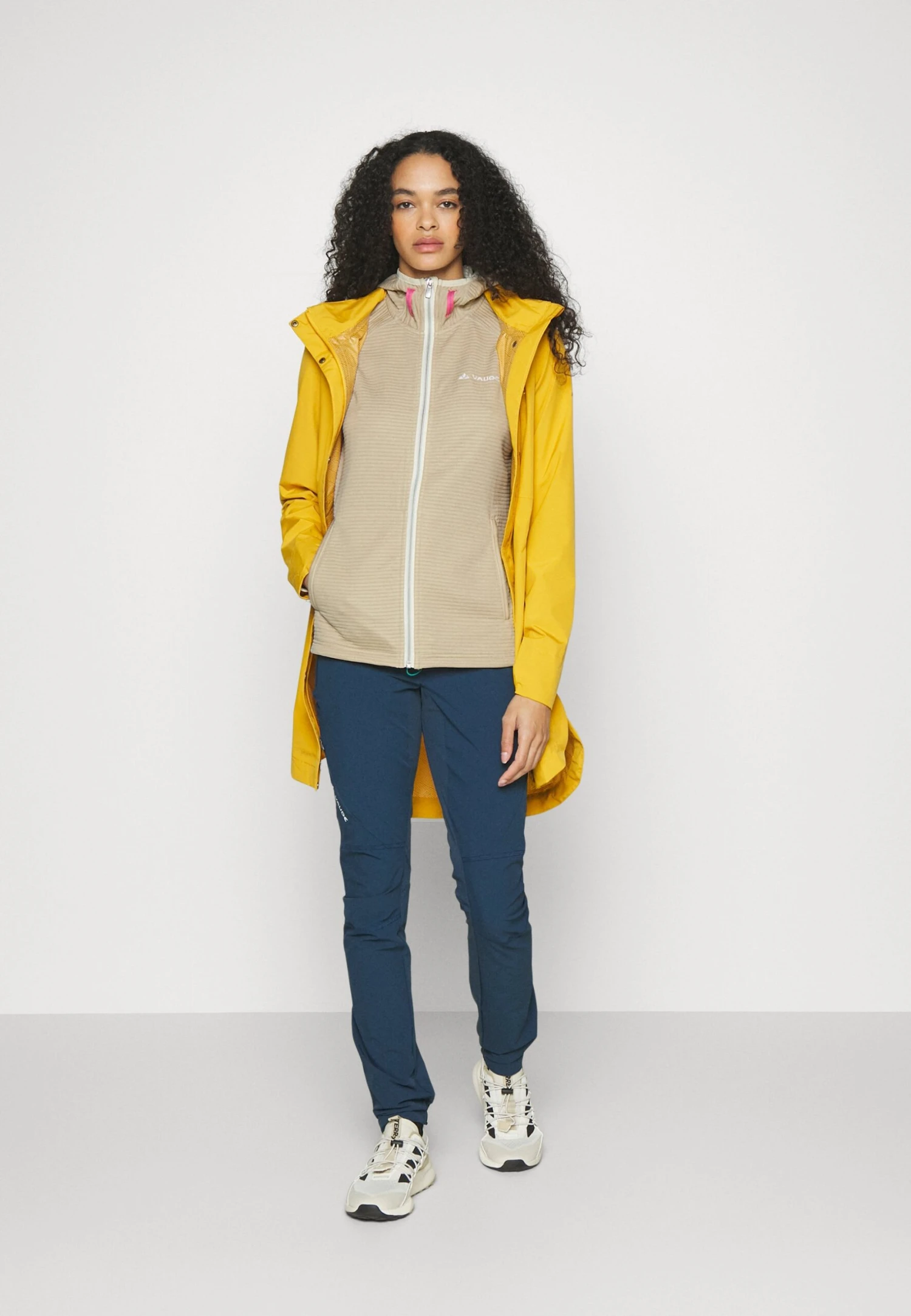 VAUDE Womens Skomer Hiking Jacket - Training Jacket - Beige 4 VAUDE Womens Skomer Hiking Jacket - Training Jacket - Beige - Image 2