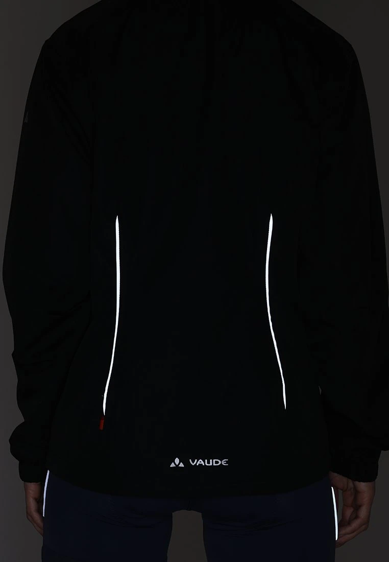 VAUDE Womens Escape Bike Light Jacket - Soft Shell Jacket - Black 8 VAUDE Womens Escape Bike Light Jacket - Soft Shell Jacket - Black - Image 6