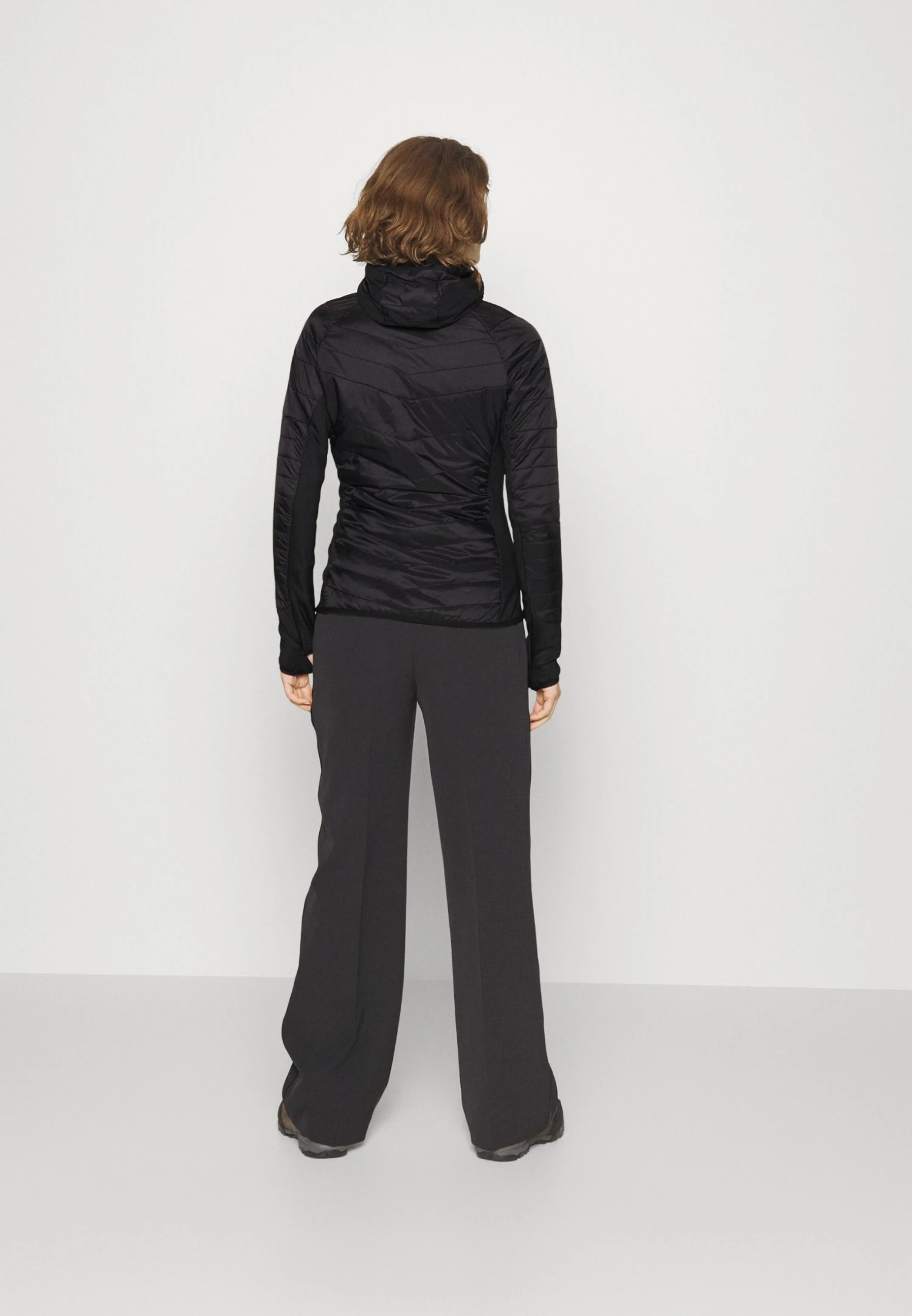 VAUDE Womens Sesvenna Jacket - Outdoor Jacket - Black 5 VAUDE Womens Sesvenna Jacket - Outdoor Jacket - Black - Image 3