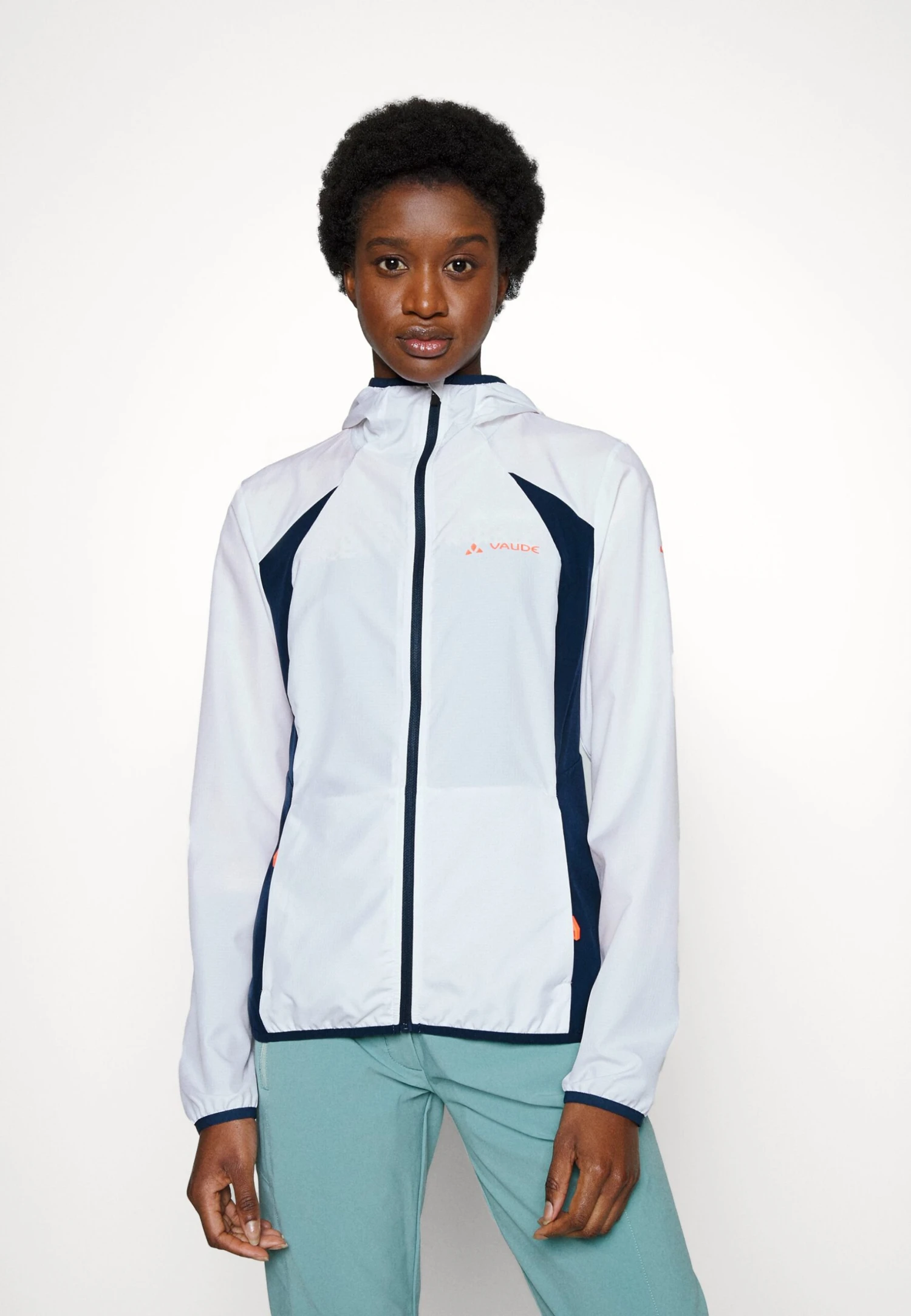 VAUDE Womens Qimsa Air Jacket - Soft Shell Jacket - White 3 VAUDE Womens Qimsa Air Jacket - Soft Shell Jacket - White