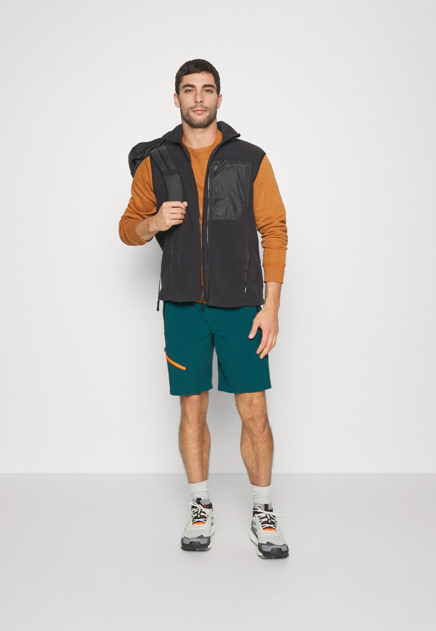 VAUDE Mens Scop - Outdoor Shorts - Mallard Green 4 VAUDE Mens Scop - Outdoor Shorts - Mallard Green - Image 2